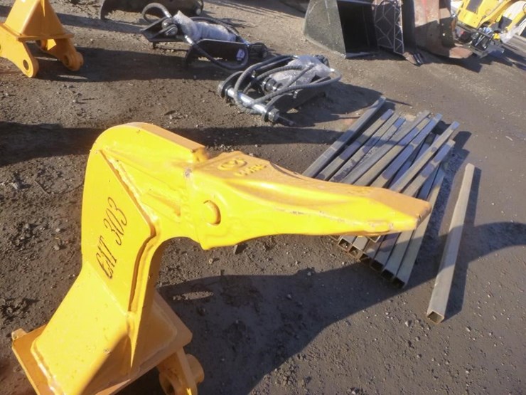 caterpillar-303-image-6