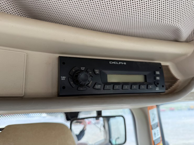 john-deere-7430-image-32