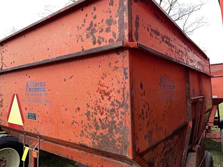 tag-#110,-200-bu-hopper-wagon-image-3