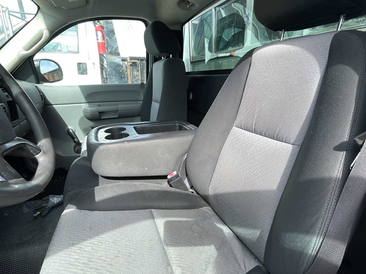 #1429-•-2008-white-chevy-silverado-(has-wi-title)-(of)-image-48