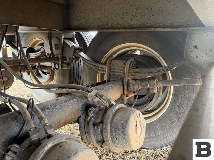 2007-neville-trailer-image-21