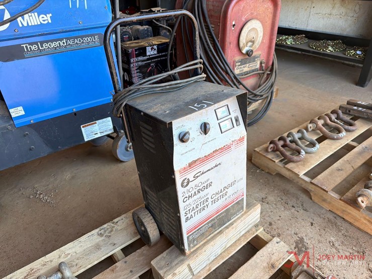 schumacher-battery-charger-image-1