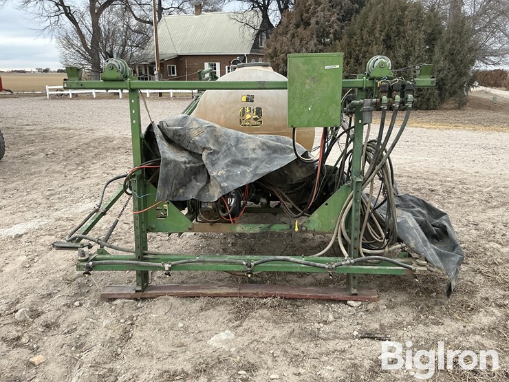 john-deere-335-image-6