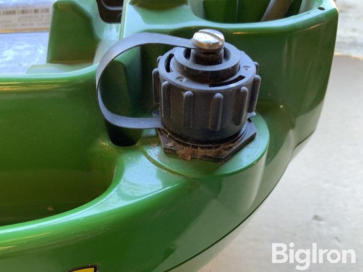 2023-john-deere-7000-image-17