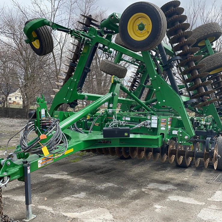 2022 JOHN DEERE 2660VT