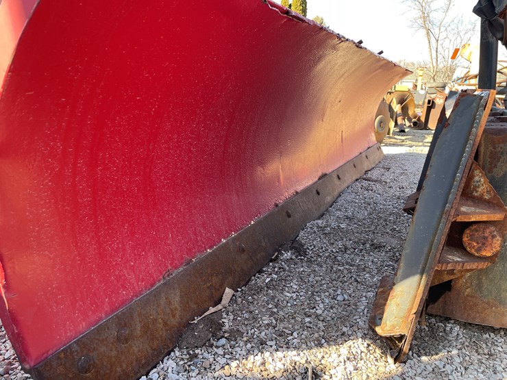 #6077-•-universal-mount-skidsteer-snow-pusher-image-3