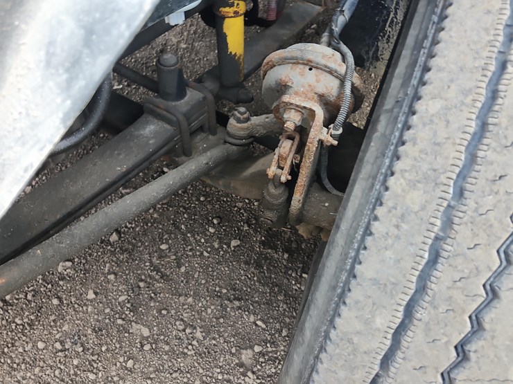 tag-#285,-freightliner-semi-image-30