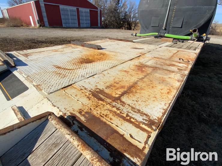 1984-trail-eze-rg-3018-c2-t/a-fixed-neck-lowboy-sprayer-tender-trailer-image-14