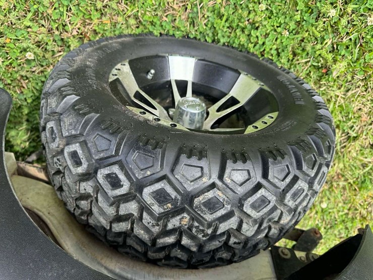 club-car-6-seater-golf-cart---pink-&-camo---battery-charger-included-image-16