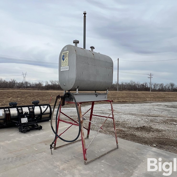 Free Standing 200-Gallon Kerosene Tank