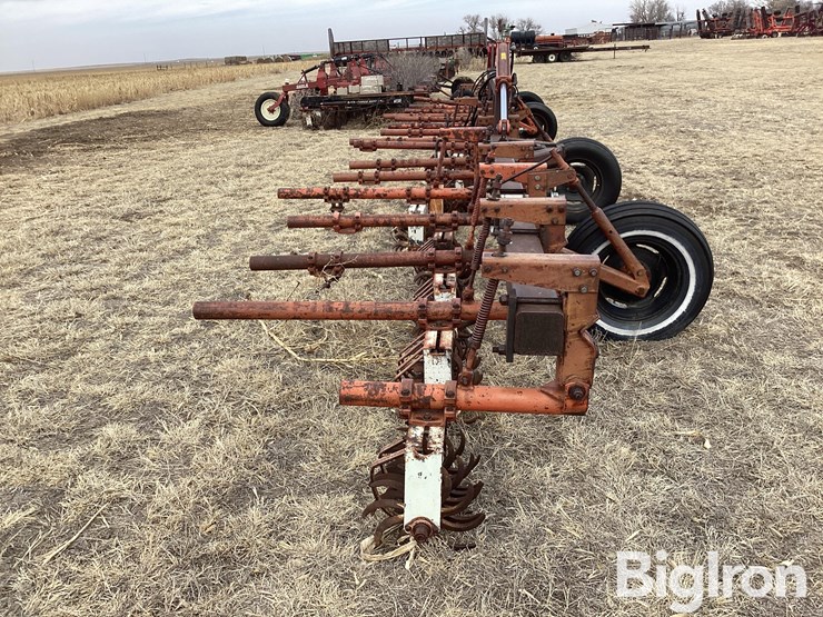 lilliston-40’-17r15-cultivator-image-4
