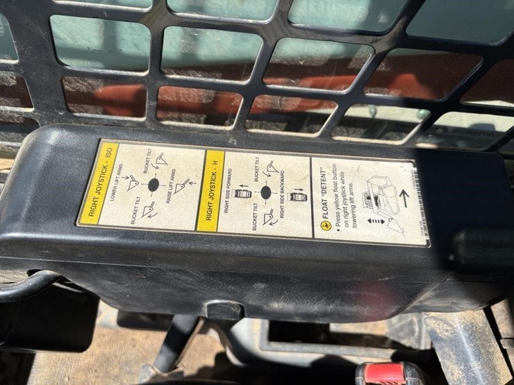 2018-bobcat-s550-image-25