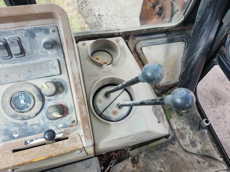 tag-#271,-1997-jd-310e-backhoe-image-25