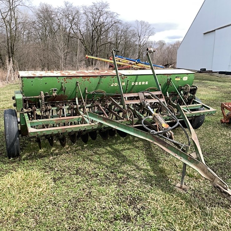 Tag #60, 10' JD pull type drill