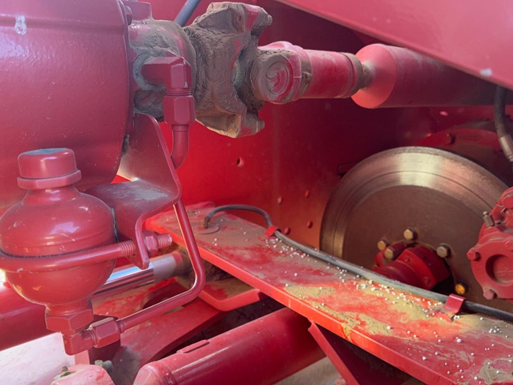 2017-versatile-375-tractor-image-11