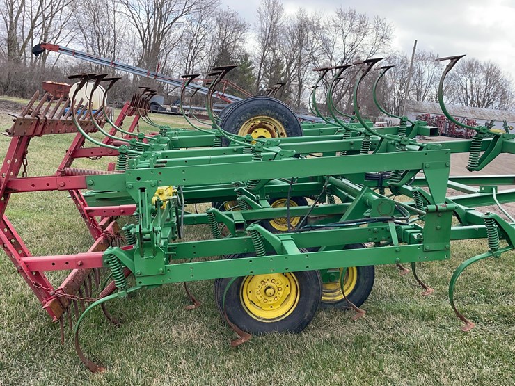 john-deere-1010-image-13