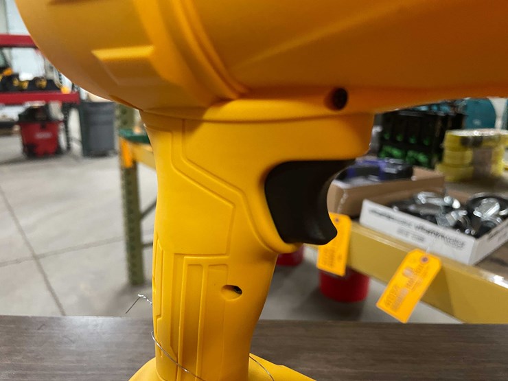 #2292-•-cordless-leaf-blower-with-21-volt-li-ion-battery-and-charger-(pr11)-image-7