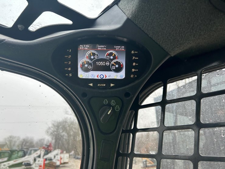 2023-bobcat-s740-image-26