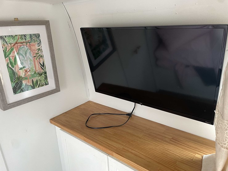 #1435-•-1978-airstream-land-yacht-31'---fully-remodeled,-road-ready-(has-wi-title)-(of)-image-55