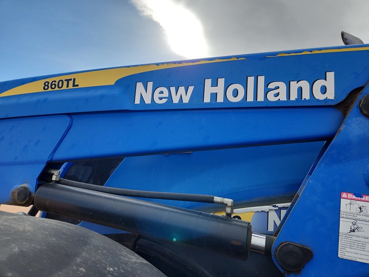 2010-new-holland-t7050-image-42
