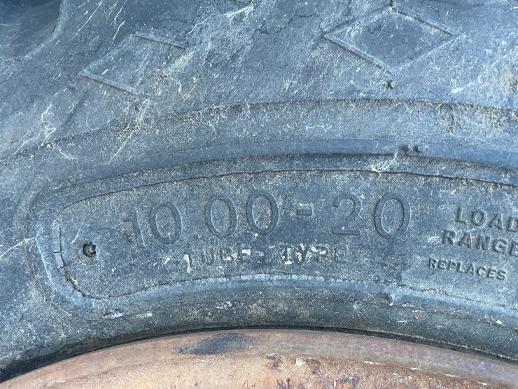 #6028-•-goodyear-tire-on-dayton-rim-image-4