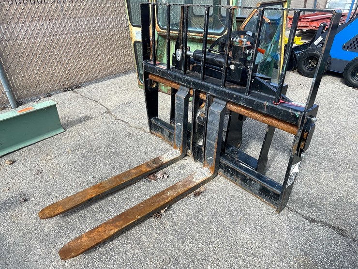 #1447-•-telehandler-fork-rotator-attachment-(09)-image-1