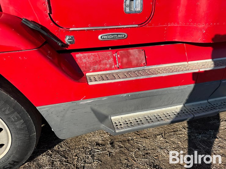 1997-freightliner-fld120-image-14