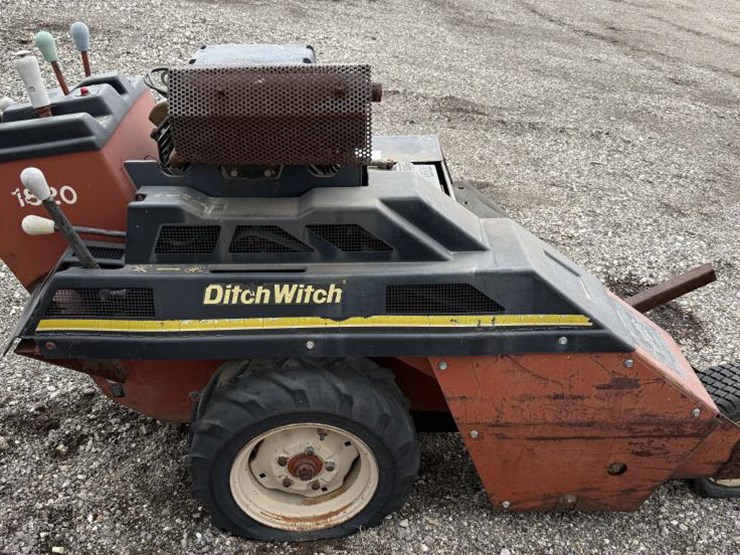 ditch-witch-1820-image-1