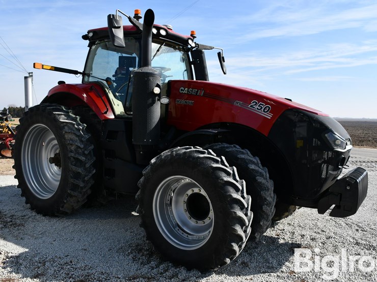 2021-case-ih-magnum-250-image-3