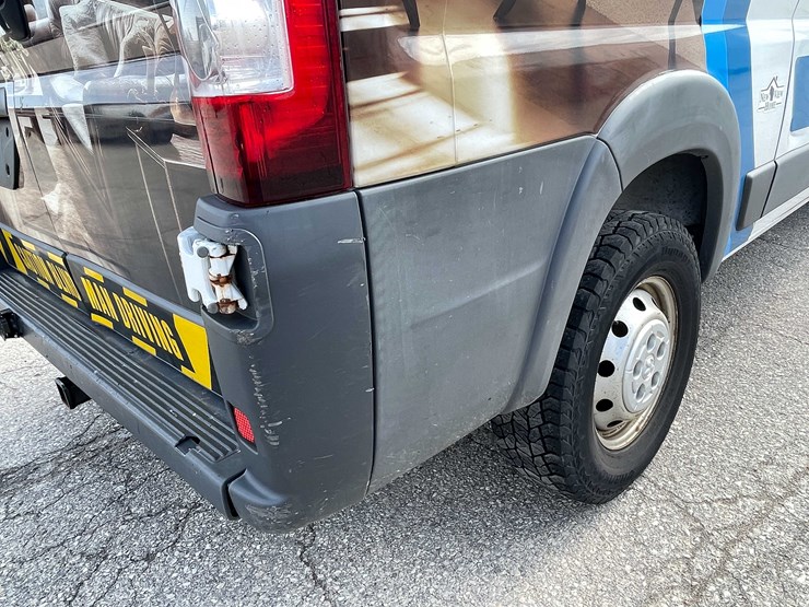 #1426-•-2016-white-ram-van-(has-wi-title)-(of)-image-22