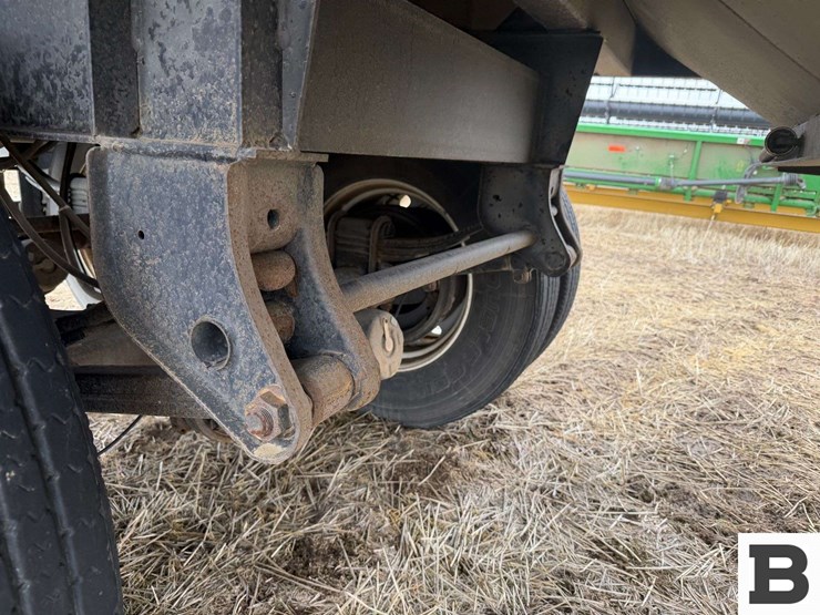 2007-neville-trailer-image-22