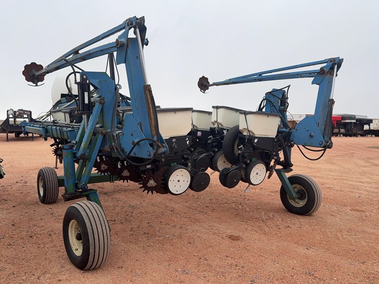 kinze-corn-planter-image-8