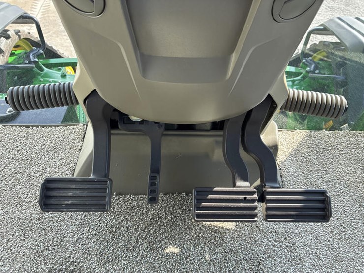 2023-john-deere-8rx-370-image-80