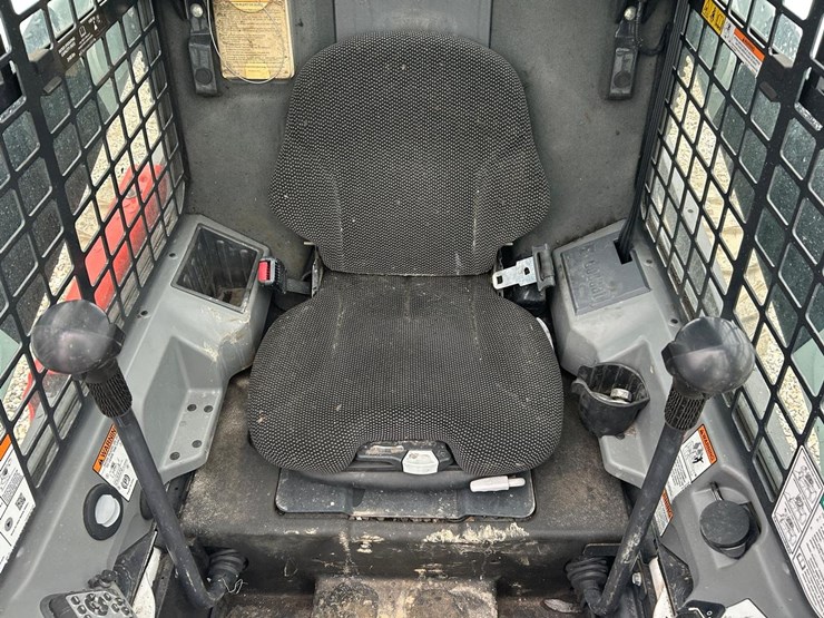 2023-bobcat-s740-image-18