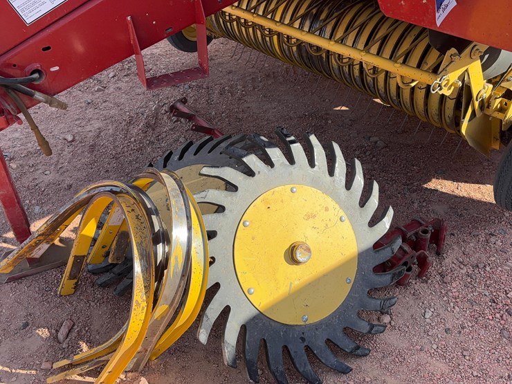 new-holland-688-image-9