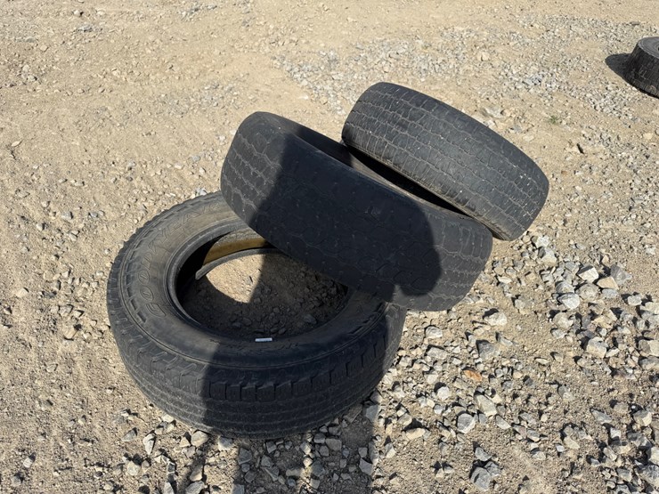 #5035-•-lot-of-(3)-miscellaneous-tires-inv#-5035-image-5