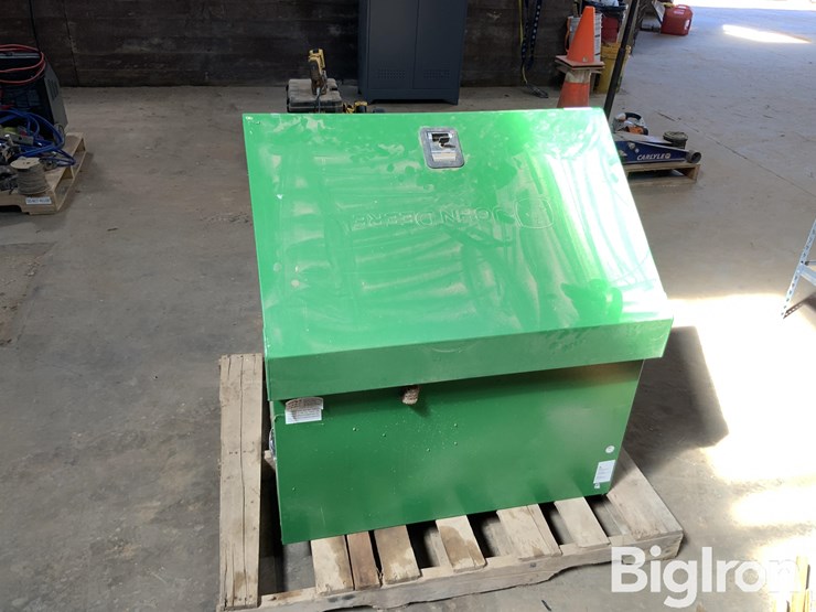 john-deere-toolbox-&-tools-image-6