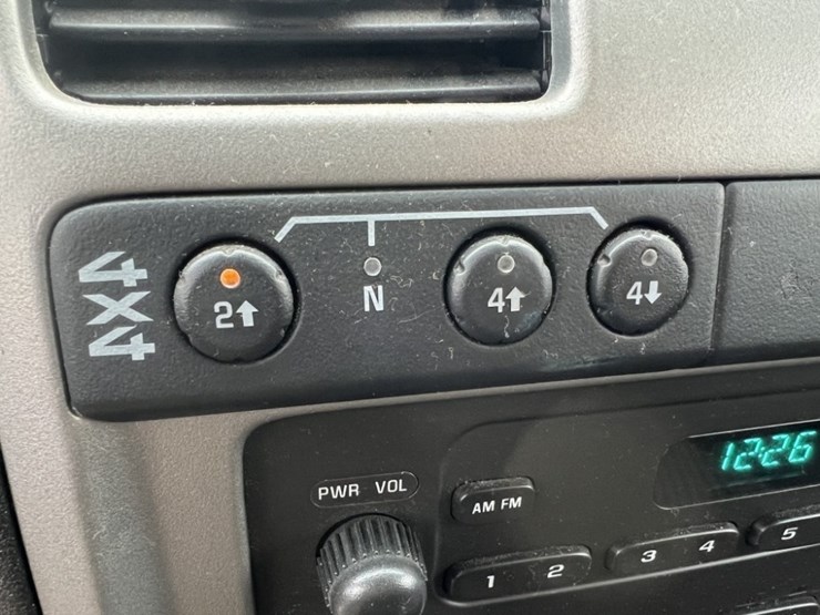 2012-chevrolet-colorado-image-29