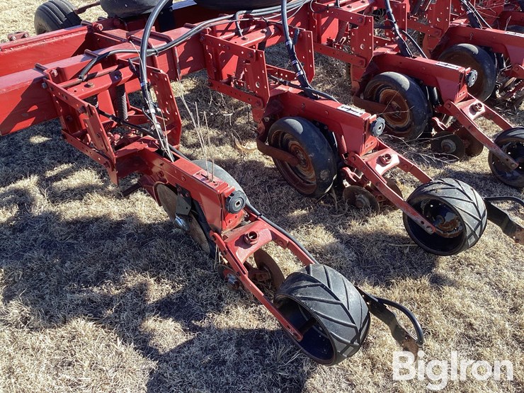 case-ih-16r30-planter-image-20