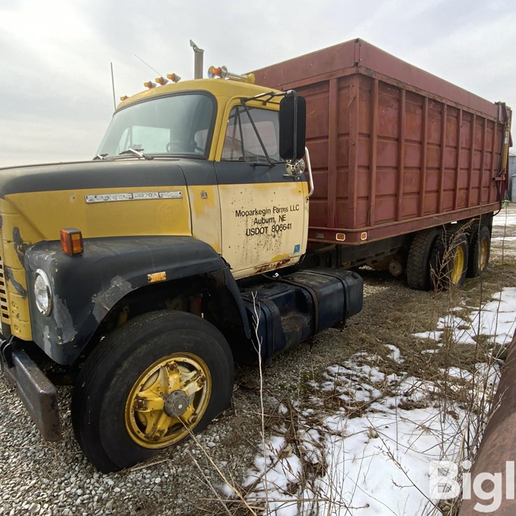1975 INTERNATIONAL FLEETSTAR