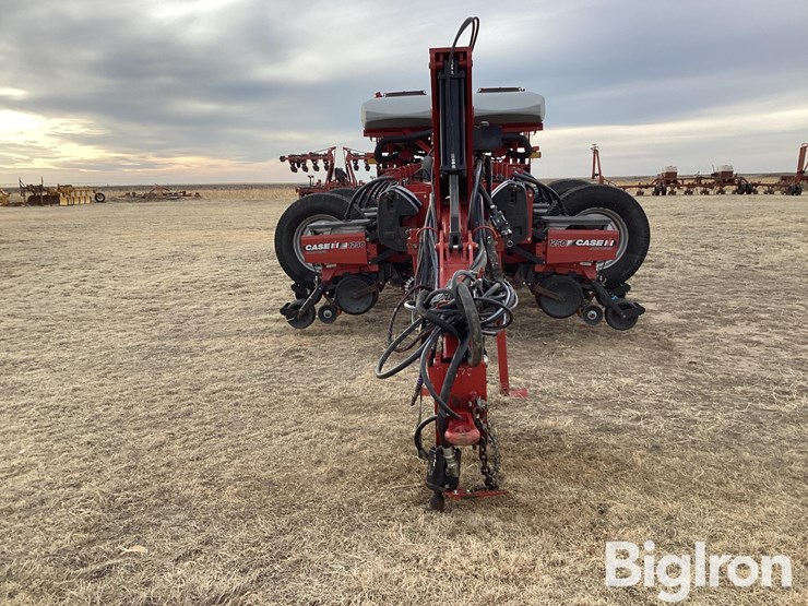 2012-case-ih-1250-image-2