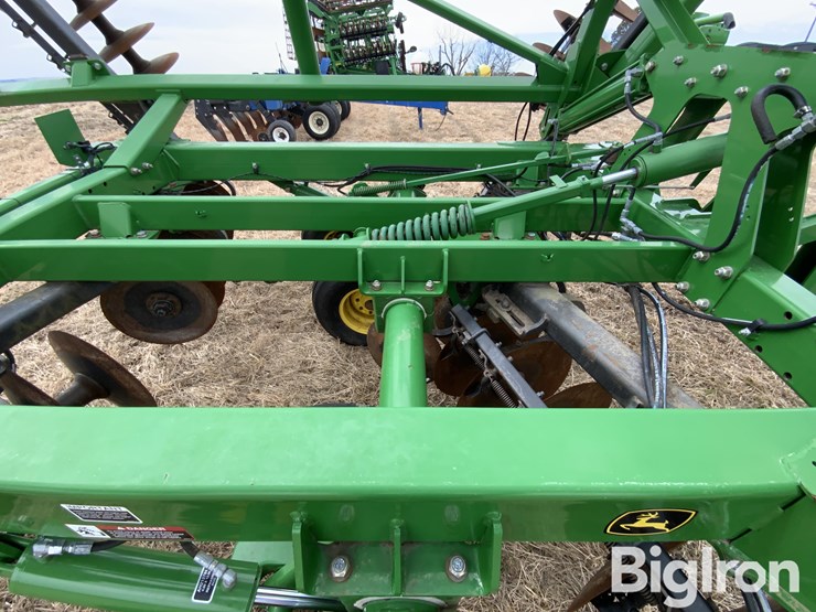 2013-john-deere-2623-image-17