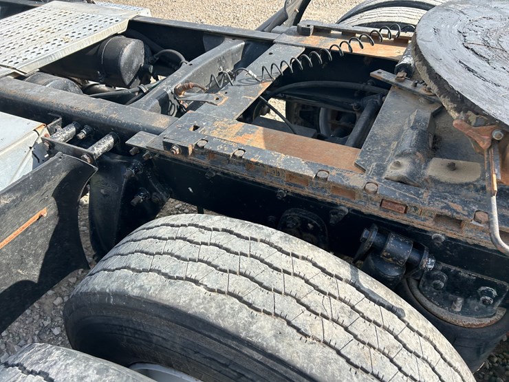 #39248-•-2000-freightliner-fd1-t/a-single-cab-truck-tractor-1fuy3mcb2ylb03327-image-24