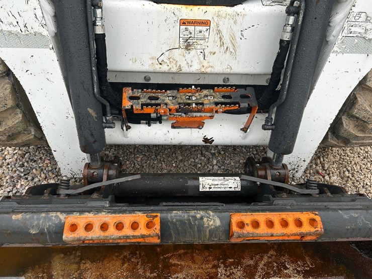 2023-bobcat-s740-image-10