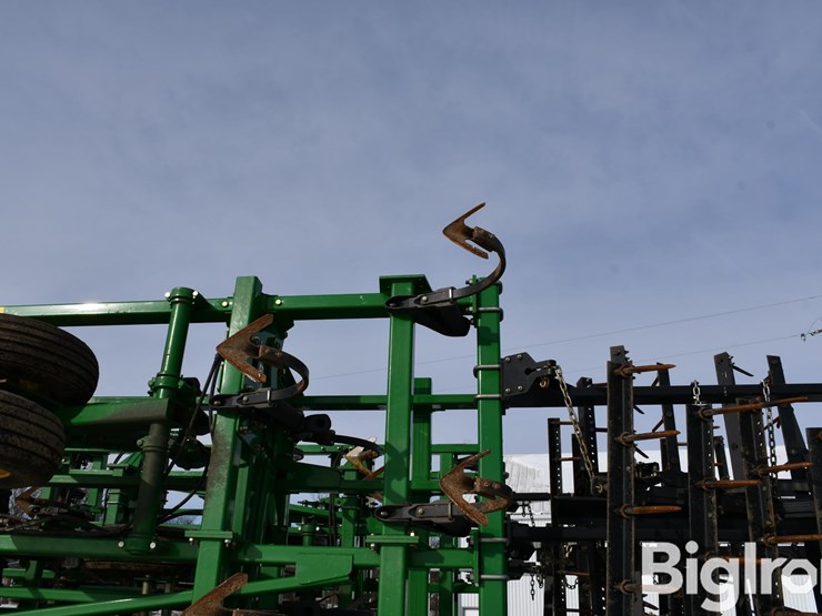 2011-john-deere-2310-image-18