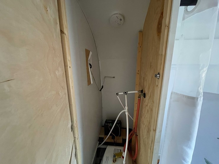 #1435-•-1978-airstream-land-yacht-31'---fully-remodeled,-road-ready-(has-wi-title)-(of)-image-27