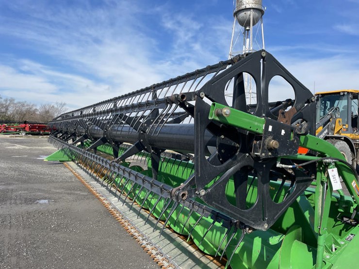 2011-john-deere-635f-image-3