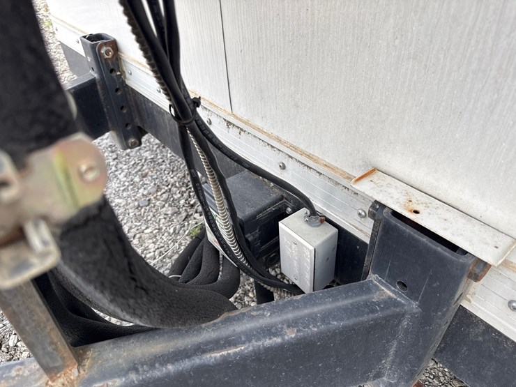 #38234-•-2012-comforts-of-home-22'-t/a-(3)-stall-mobile-shower-&-bathroom-4c9tn2225cm081303-inv#-38234-image-16