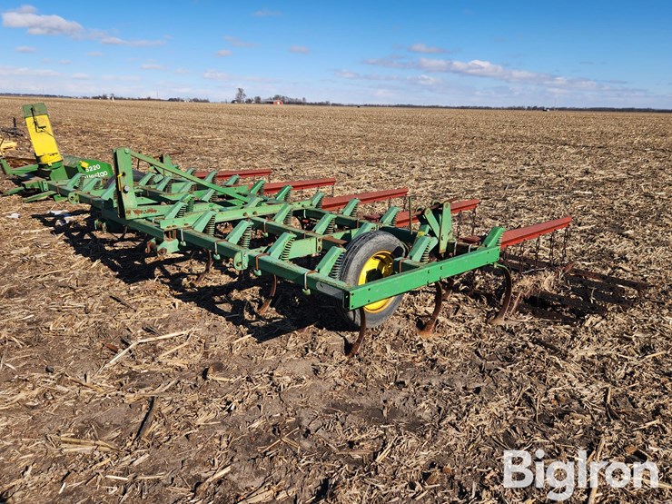 john-deere-15-image-1