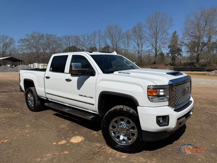 2017-gmc-2500hd-image-1